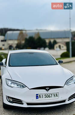 Лифтбек Tesla Model S 2013 в 