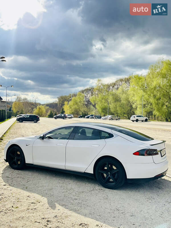 Лифтбек Tesla Model S 2013 в Днепре