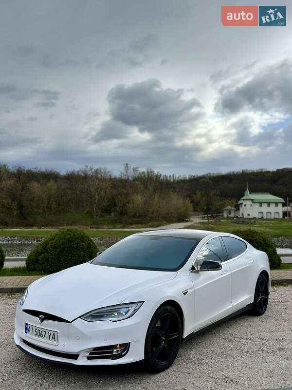 Лифтбек Tesla Model S 2013 в Днепре
