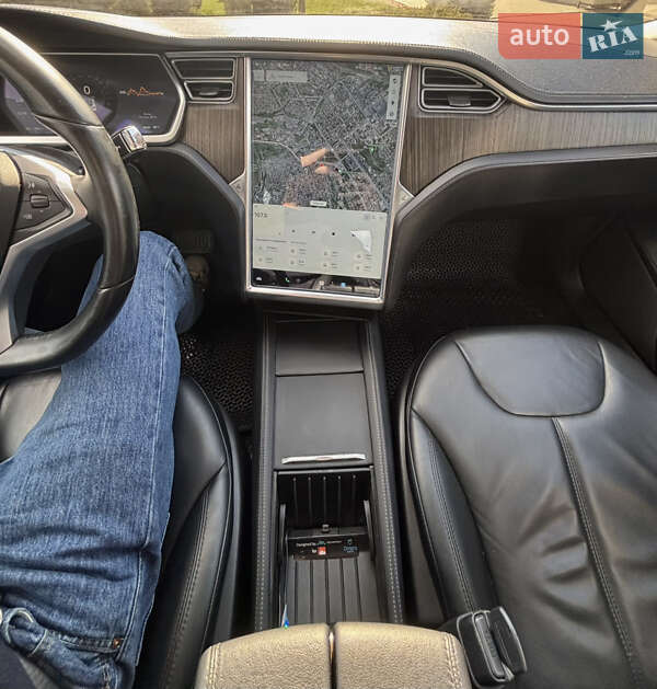 Лифтбек Tesla Model S 2013 в Днепре