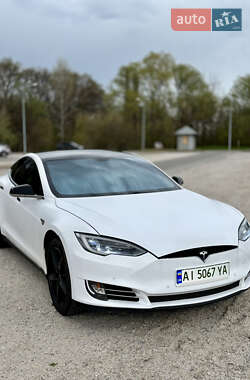 Лифтбек Tesla Model S 2013 в 