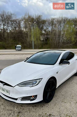 Лифтбек Tesla Model S 2013 в 