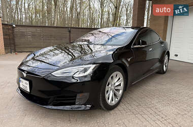 Лифтбек Tesla Model S 2017 в 