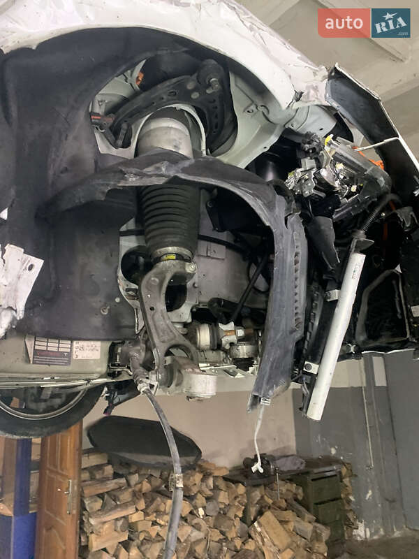 Лифтбек Tesla Model S 2016 в Ровно фото 13 Лифтбек Tesla Model S 2016 в Ровно