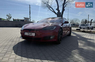 Лифтбек Tesla Model S 2017 в 