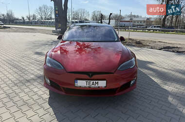 Лифтбек Tesla Model S 2017 в 