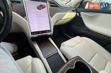Лифтбек Tesla Model S 2017 в 