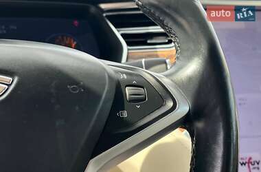 Лифтбек Tesla Model S 2017 в 