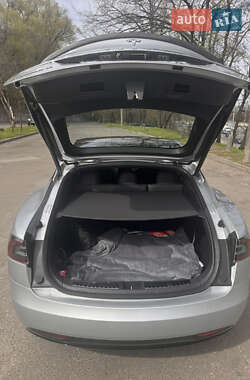 Лифтбек Tesla Model S 2018 в 