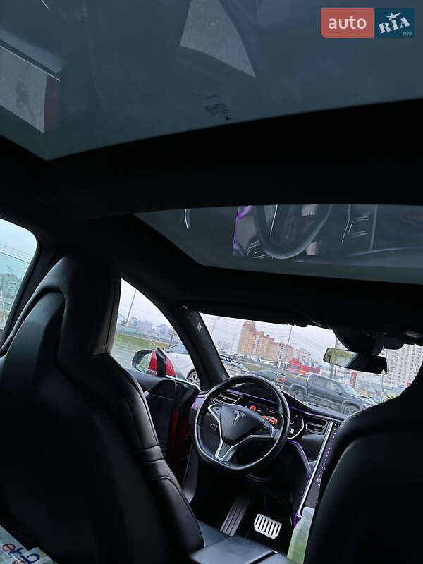 Ліфтбек Tesla Model S 2015 в Києві