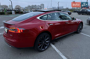 Лифтбек Tesla Model S 2015 в 