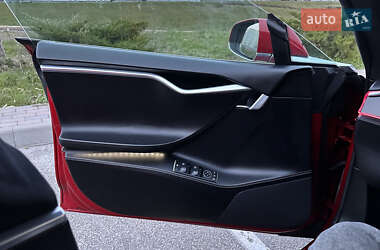 Лифтбек Tesla Model S 2015 в 