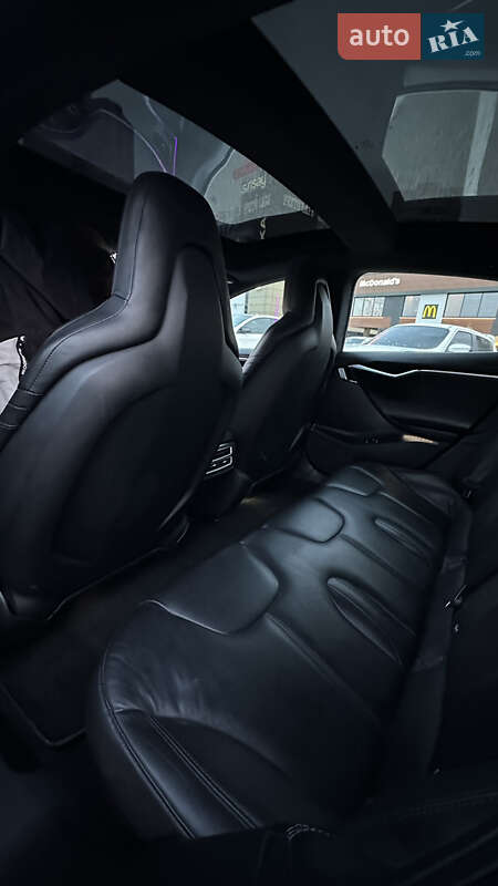 Ліфтбек Tesla Model S 2015 в Києві