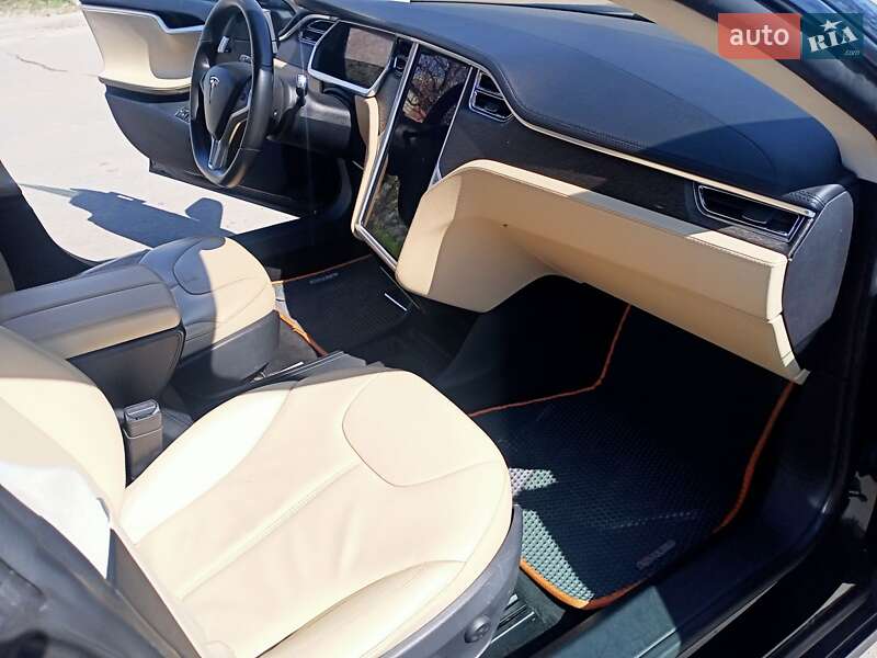 Лифтбек Tesla Model S 2013 в Харькове