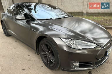 Лифтбек Tesla Model S 2014 в 