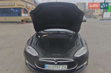 Лифтбек Tesla Model S 2014 в 