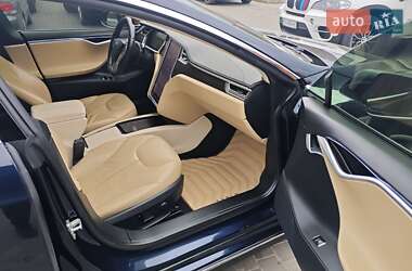 Лифтбек Tesla Model S 2014 в 