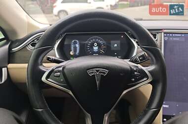 Лифтбек Tesla Model S 2014 в 