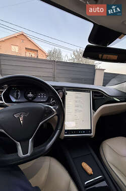 Лифтбек Tesla Model S 2014 в 