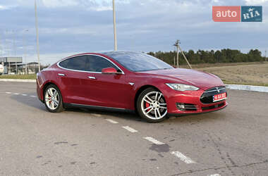 Лифтбек Tesla Model S 2015 в 