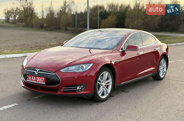 Лифтбек Tesla Model S 2015 в 