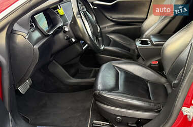 Лифтбек Tesla Model S 2015 в 