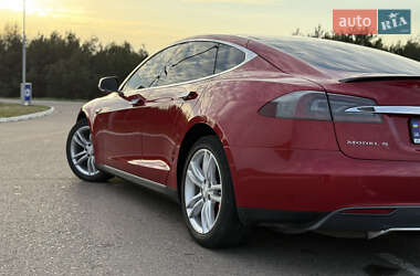 Лифтбек Tesla Model S 2015 в 