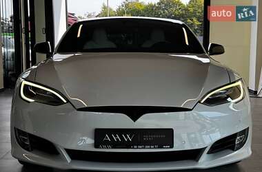 Ліфтбек Tesla Model S 2020 в 