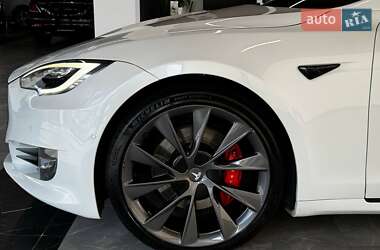 Ліфтбек Tesla Model S 2020 в 