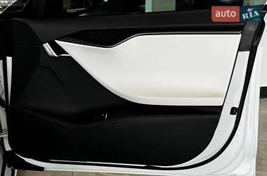 Ліфтбек Tesla Model S 2020 в 