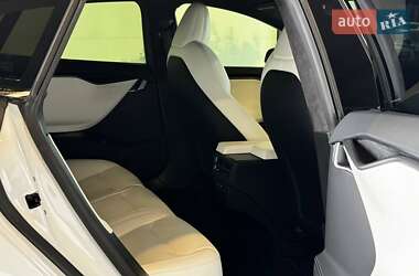 Ліфтбек Tesla Model S 2020 в 