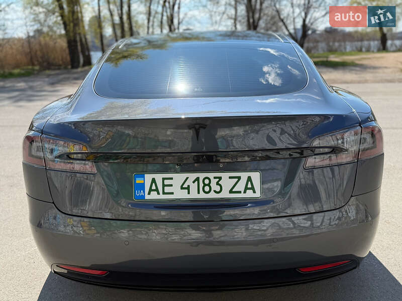 Лифтбек Tesla Model S 2017 в Днепре