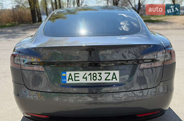 Лифтбек Tesla Model S 2017 в 