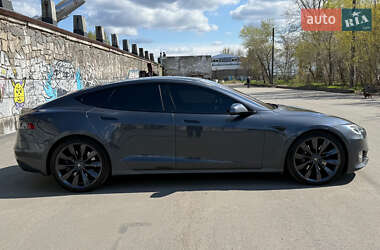 Лифтбек Tesla Model S 2017 в 
