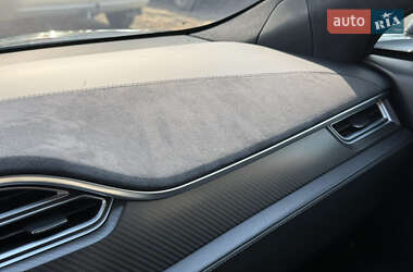 Лифтбек Tesla Model S 2017 в 