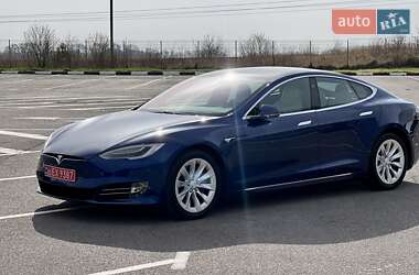 Лифтбек Tesla Model S 2020 в 
