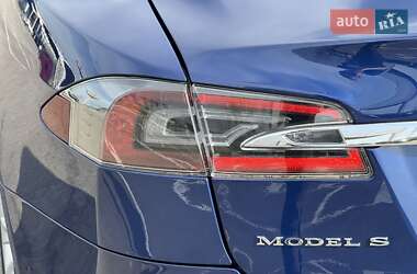 Лифтбек Tesla Model S 2020 в 