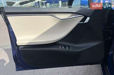 Лифтбек Tesla Model S 2020 в 