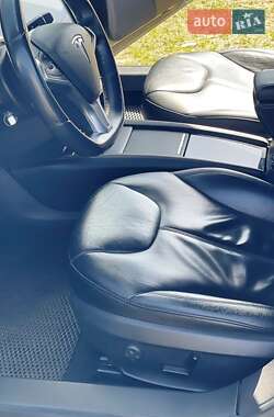 Лифтбек Tesla Model S 2014 в 