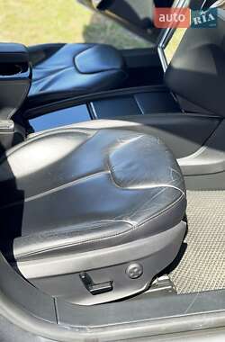 Лифтбек Tesla Model S 2014 в 