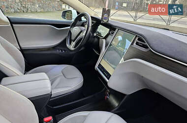 Лифтбек Tesla Model S 2015 в 