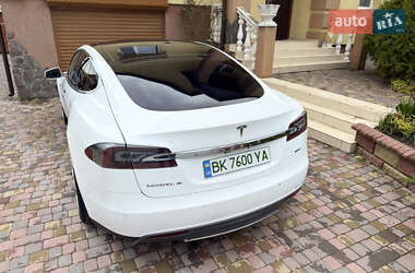 Ліфтбек Tesla Model S 2015 в 