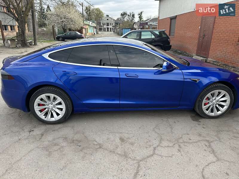 Лифтбек Tesla Model S 2018 в Луцке