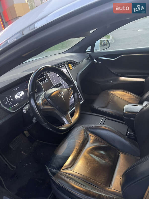 Лифтбек Tesla Model S 2016 в Кривом Роге