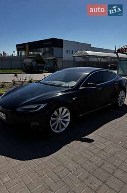 Лифтбек Tesla Model S 2017 в 