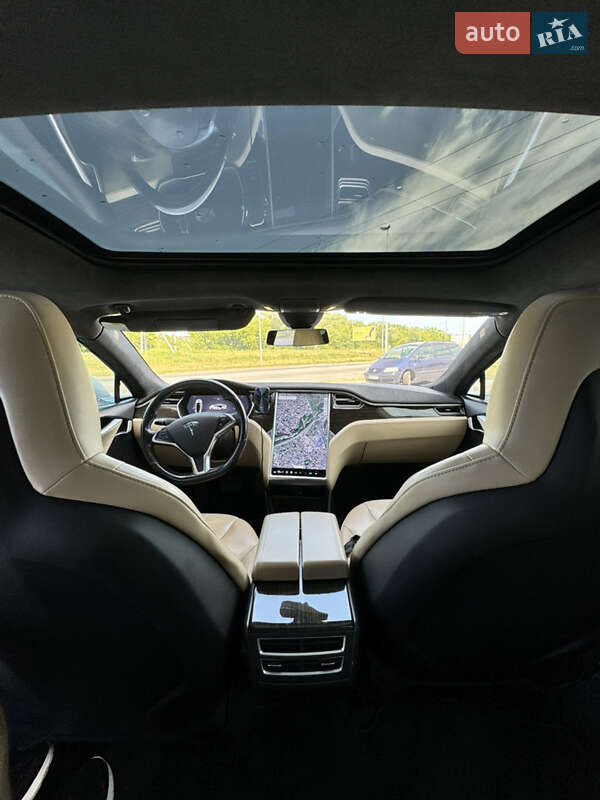 Лифтбек Tesla Model S 2014 в Ивано-Франковске