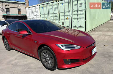 Ліфтбек Tesla Model S 2017 в 
