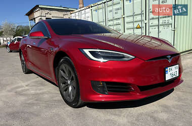 Ліфтбек Tesla Model S 2017 в 