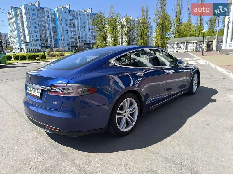 Лифтбек Tesla Model S 2015 в Черкассах