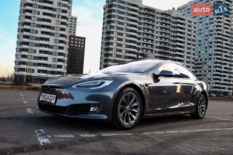 Ліфтбек Tesla Model S 2019 в 